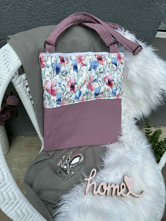 Handgefertigte Umhängetasche aus Softshell und plissiertem Stoff